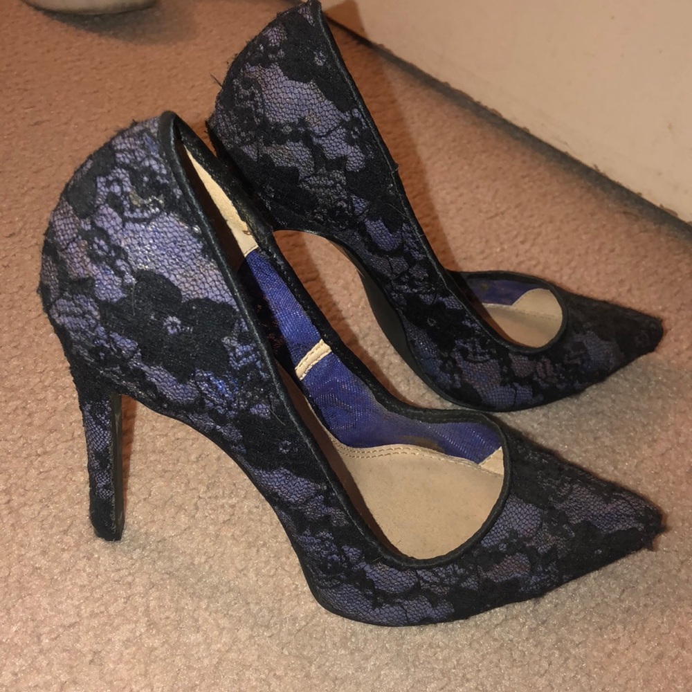 Lace Heels - Picture 2 of 2